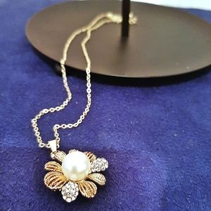 Faux Pearl Flower Necklace